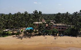 Roy Villa Beach Front